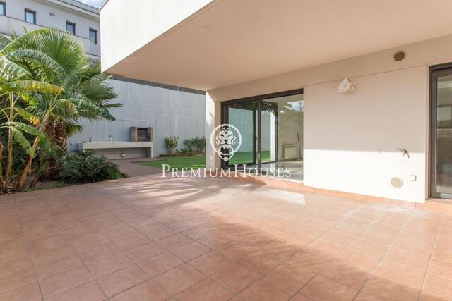 Exclusive flat with large garden in Mataró