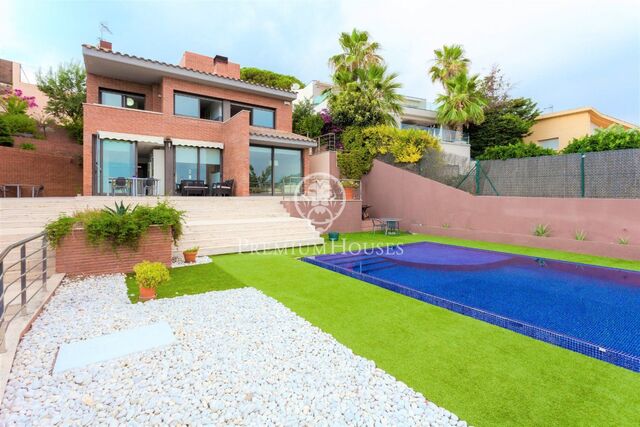 Casa en venta con inmejorables vistas mar y piscina en Calella