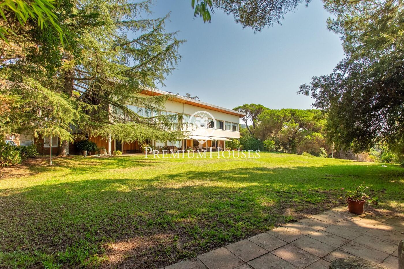 Privacy and views of the Barcelona Coast
