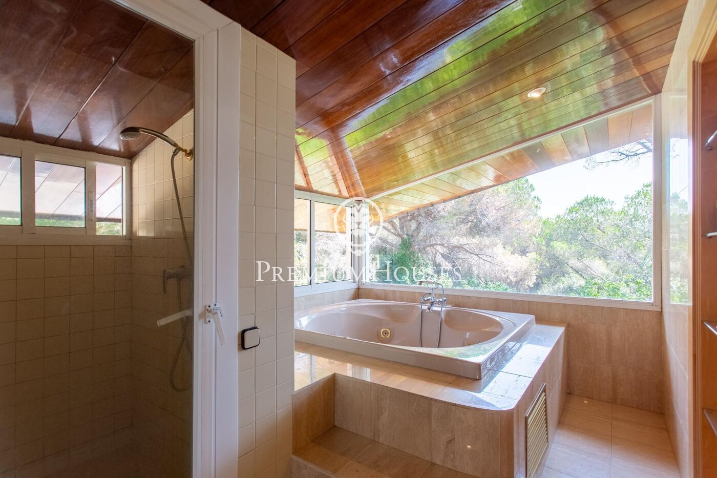 Privacy and views of the Barcelona Coast