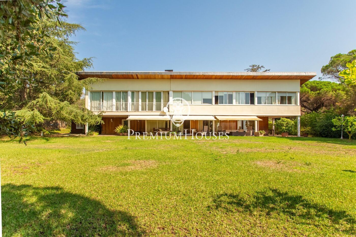 Privacy and views of the Barcelona Coast