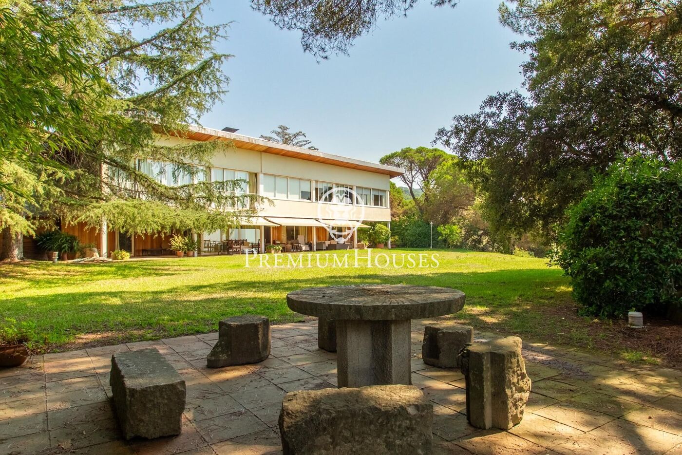 Privacy and views of the Barcelona Coast