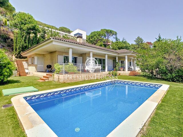Casa en venda amb piscina a Cabrils