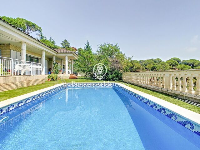 House for sale with pool in Cabrils