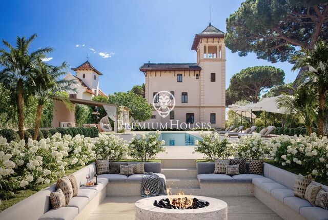 Villa modernista frente al mar, en Sant Vicenç de Montalt.