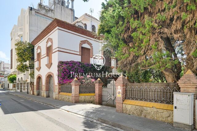 Town house for sale in the centre of Pineda de Mar