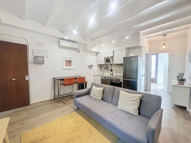 Flat for sale a few steps away from Rambla del Raval