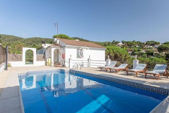 Fabulosa casa con piscina y licencia turística en venta en Tordera