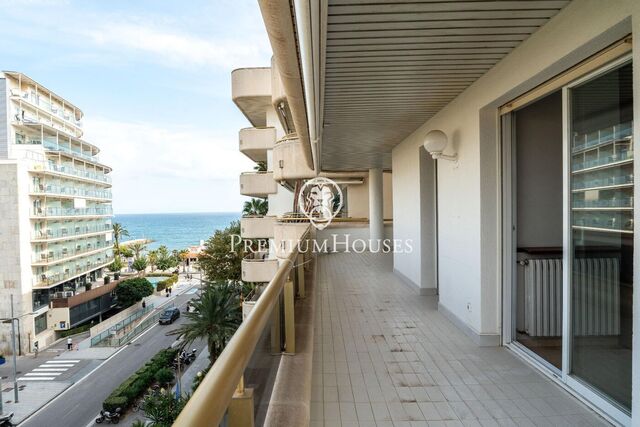 Seafront Apartment in Vinyet