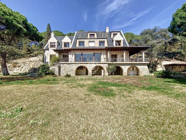 Belle maison de style anglais située à l'Ametlla del Vallès