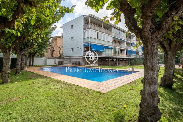 Penthouse with Garden and Communal Pool in Gavà Mar