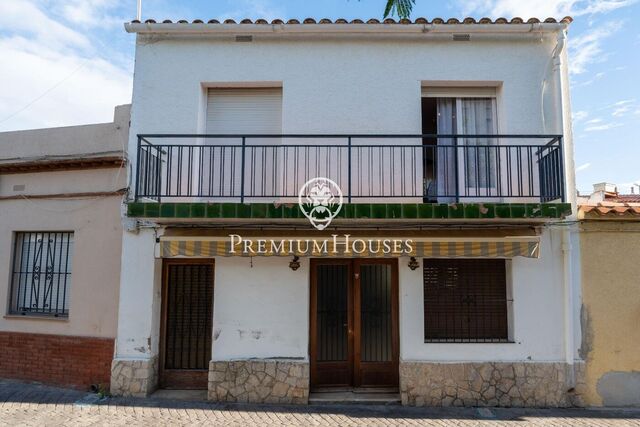 Casa de poble amb vistes clares a Can Pei