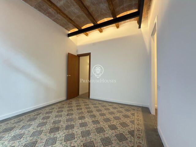 Nice flat for sale on Sardenya street