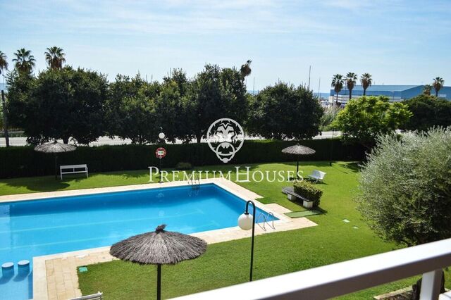 Elegant flat for sale overlooking Port Balís