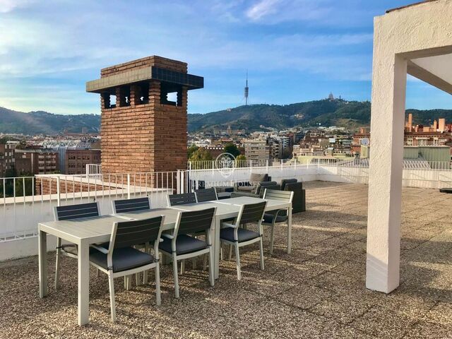 Exclusivo piso reformado en Sant Gervasi con vistas al Collserola