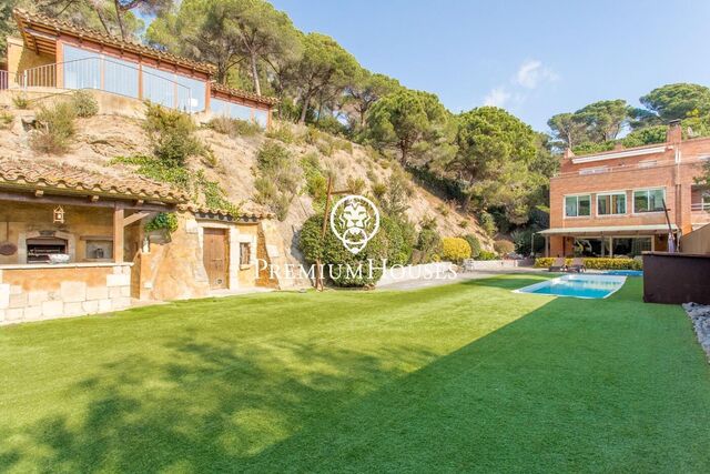 Three-storey townhouse for sale in Sant Andreu de Llavaneres