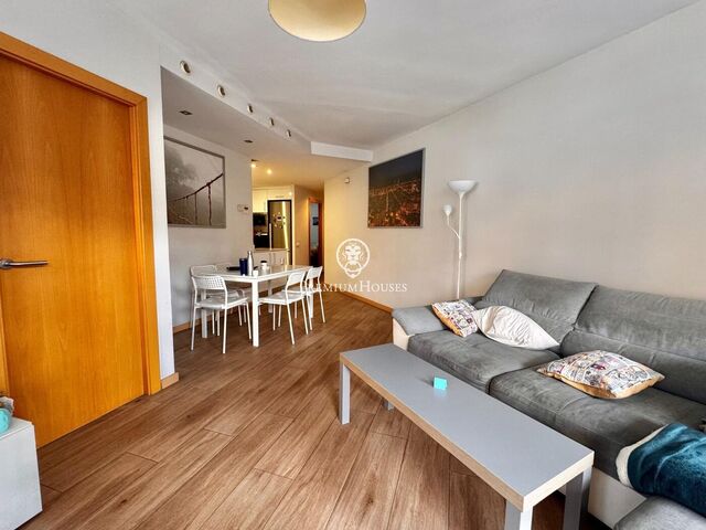 Flat for sale in good condition in the Sagrada Familia area, currently rented