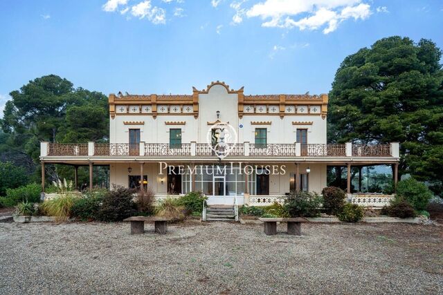 Stately Rustic Estate in Valls