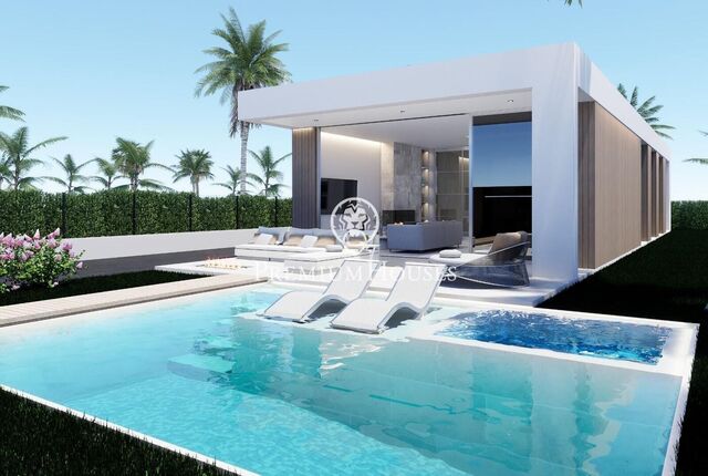 Villa with Garden and Pool in Mas Alba