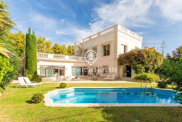 Stunning house for sale in the centre of El Masnou