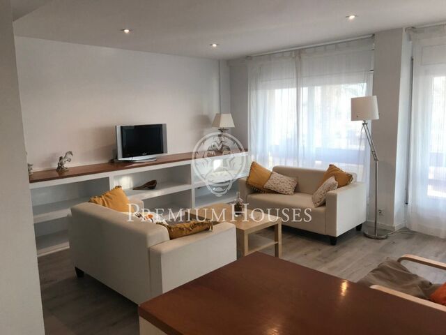 Apartament renovat a primera línia de mar a Vilanova